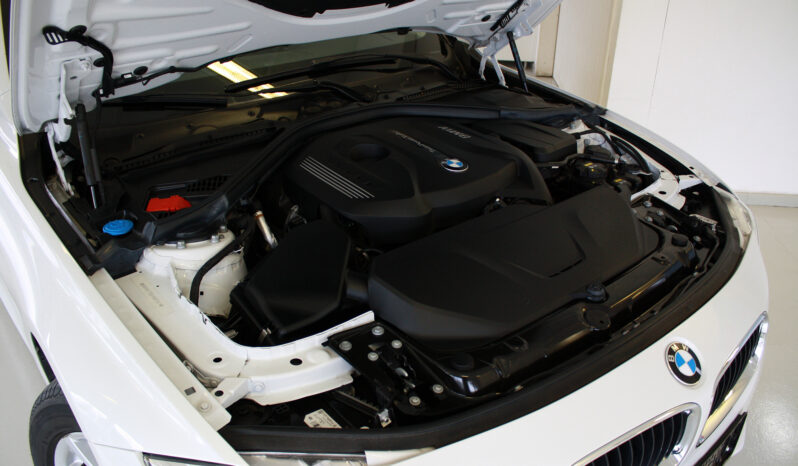 BMW 320i 2,0 aut. 4d full