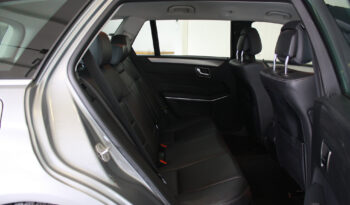 SOLGT – Mercedes E220 2,2 CDi Avantgarde stc. aut. 5d full